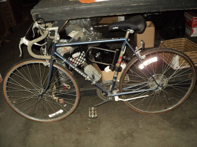 fuji berkeley mens bike...