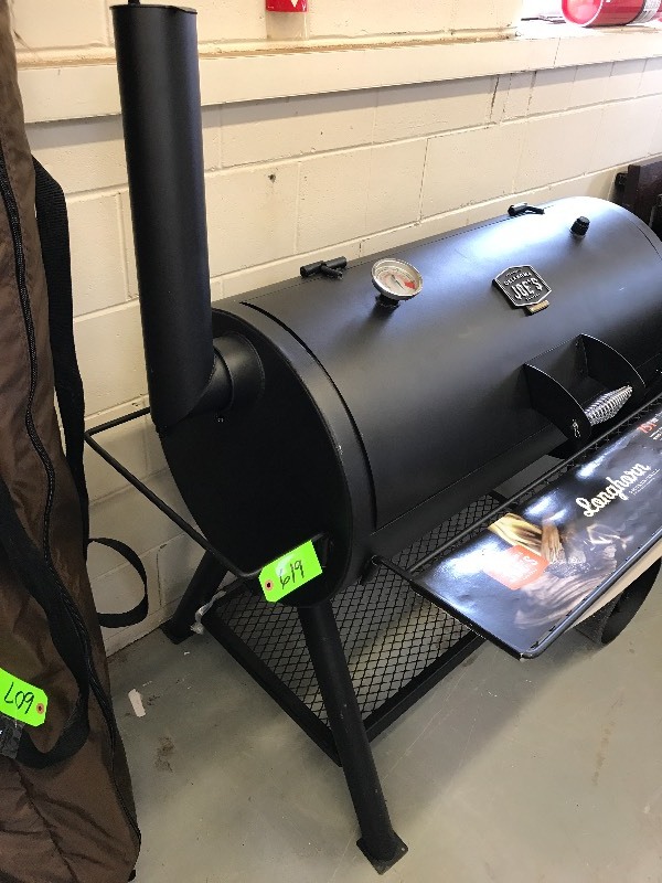 CHARCOAL SMOKER