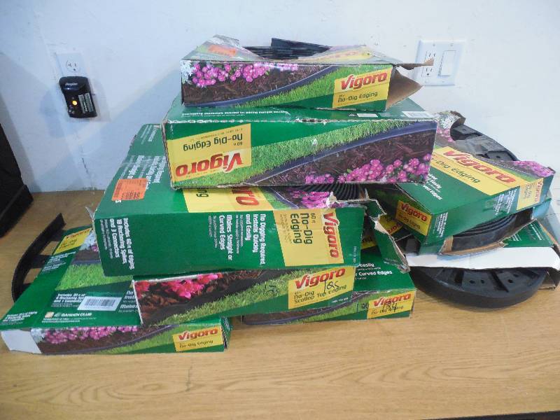 lot 34 image: 9 Rolls of Vigoro Lawn edging 280