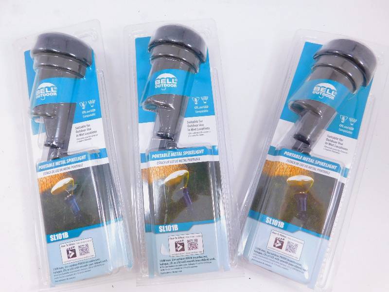 lot 42 image: Lot of 3 150 Watt Incandescent SpikeLight