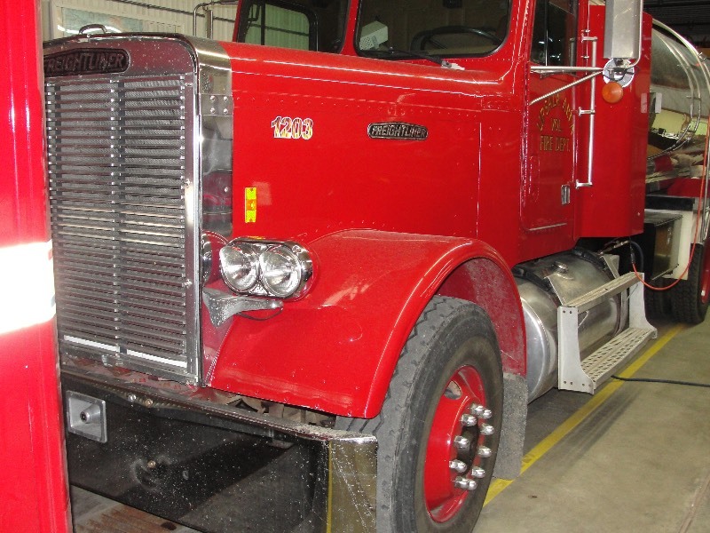 1986 FREIGHTLINER TANKER TRUCK