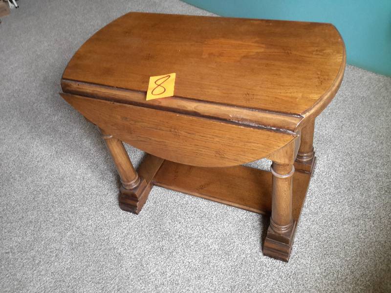 Drop leaf occasional table