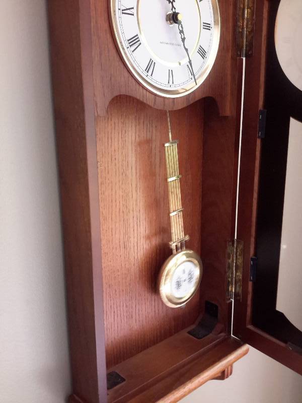 Velcron Quartz Pendulum Clock
