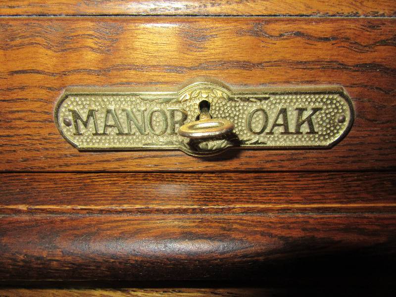 Roll top Desk.. Oak.. MANOR OAK