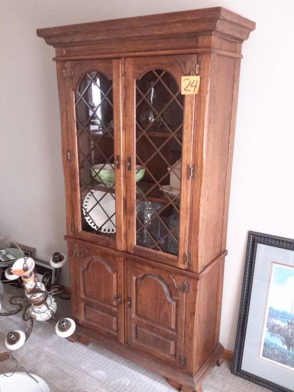 Very nice OAK China Hutch with Slide out drawers
