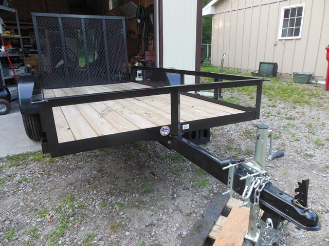 lot 1 image: Like New 2016 Teske 5 x 10 Utility Trailer
