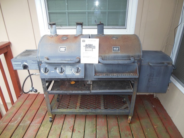 lot 32 image: Red Stone Gas & Charcoal Grill