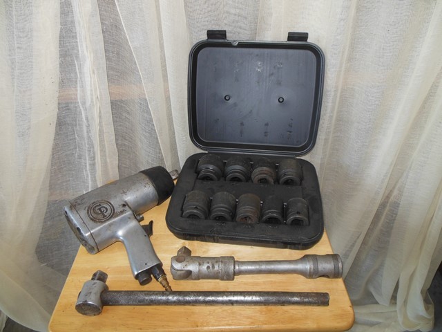 lot 31 image: CP 772 Air Wrench, KD Tools 9pc 34 Drive Impact Socket Set and 2 Additional Related Tools
