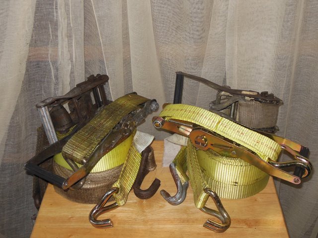 lot 33 image: Four 2 Straps and Ratchets - NUMEROUS STRAP LOTS THROUGHOUT AUCTION