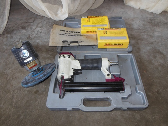 lot 39 image: Tool Shop Air Stapler and Northern Industrial Tools Sander