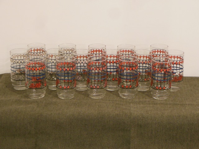 lot 100 image: 16 Pepsi-Cola Tumblers