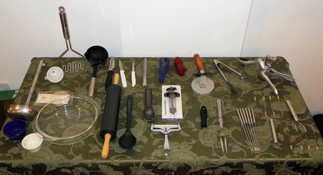 lot 126 image: Assorted Kitchen Essentials