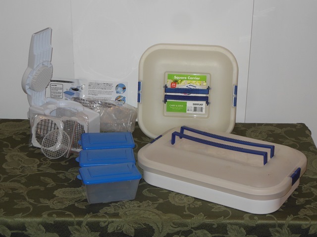 lot 132 image: Handy Gourmet Multi-Chopper (appears unused) and 2 Carry-and-Serve Containers