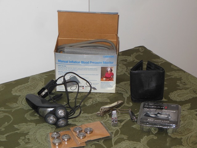 lot 156 image: Omron Manual Blood Pressure Monitor and Mens Accessories