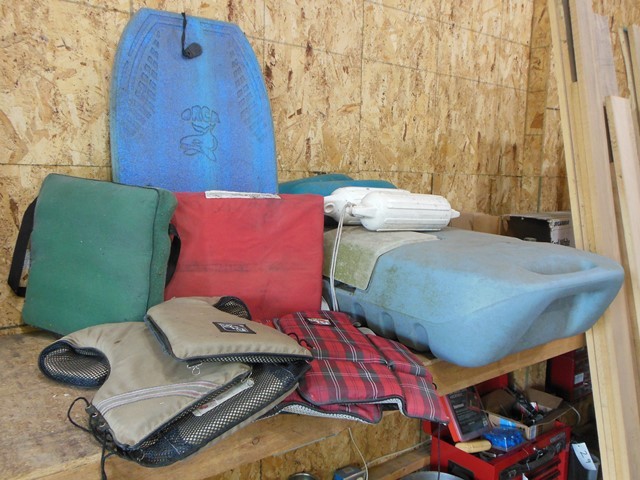 lot 203 image: Rolling Waste Water Tank and Boating Items