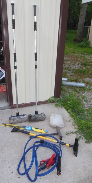 lot 219 image: Telescoping Truck Wash Brushes Wipers and Jumper Cables