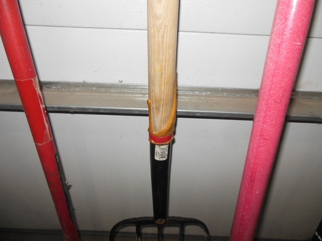 lot 241 image: Rakes, Hoe, Broom and Dust Pan