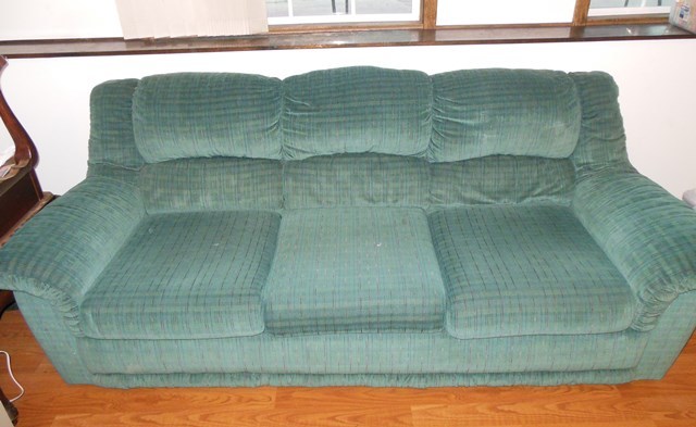 lot 256 image: La-Z-Boy Sofa Sleeper  Hide-a-Bed - Queen