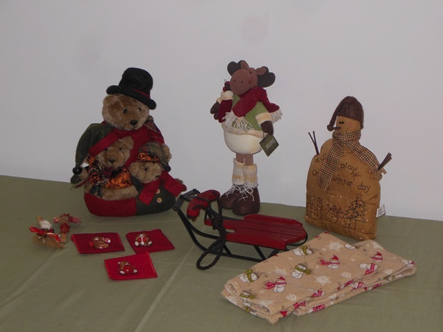 lot 176 image: Christmas  Winter Lot