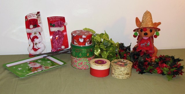 lot 190 image: Assorted Christmas Novelties