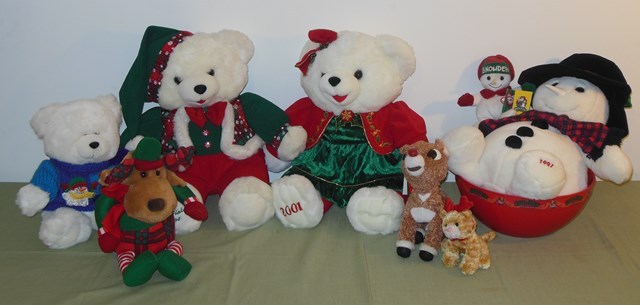 lot 194 image: Christmas Themed Stuffed Animals Including Snowflake and Snowden Figures