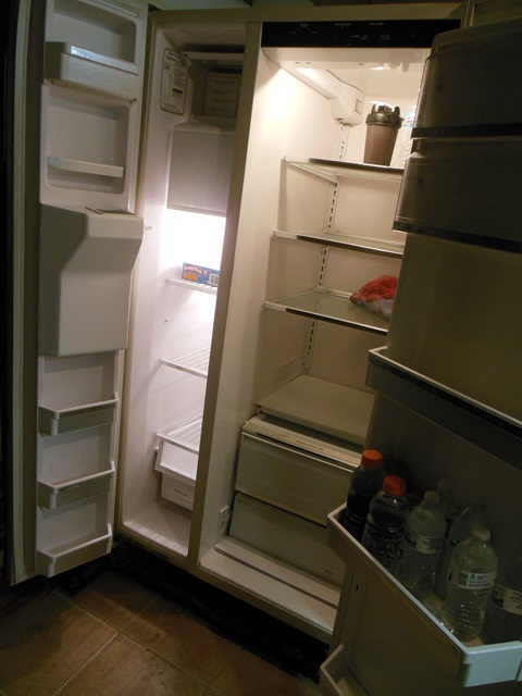 lot 200 image: Kenmore Coldspot RefrigeratorFreezer