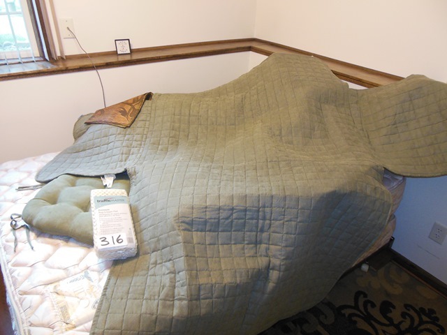 lot 316 image: Couch Cover (Like New), New Anti-skid, Chair Cushion and Standard Shams