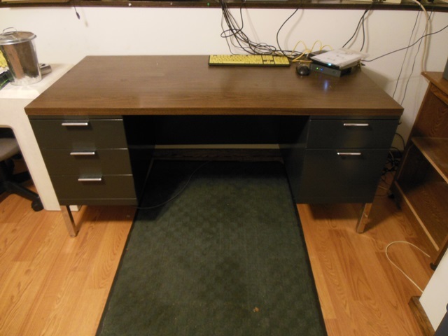 lot 327 image: 5 Metal Desk (Desk ONLY)