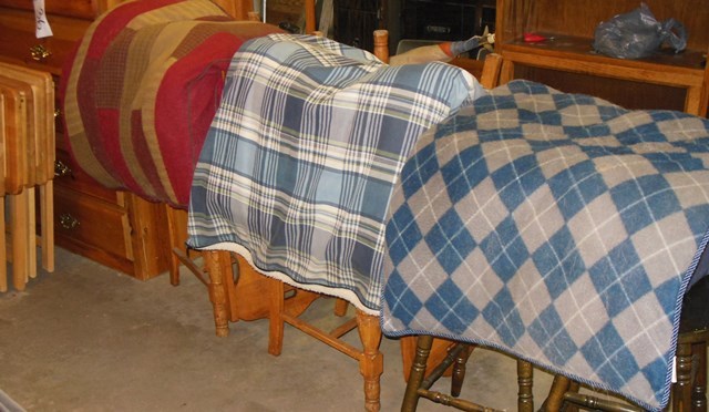 lot 275 image: Pet Beds