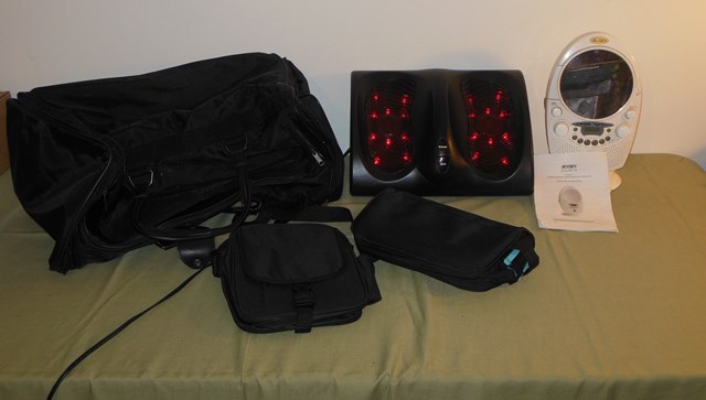 lot 276 image: Gym bag, Travel Bags, Fortifier Foot Massage (with Heat) and Jensen Stereo Shower Clock Radio and CD Player