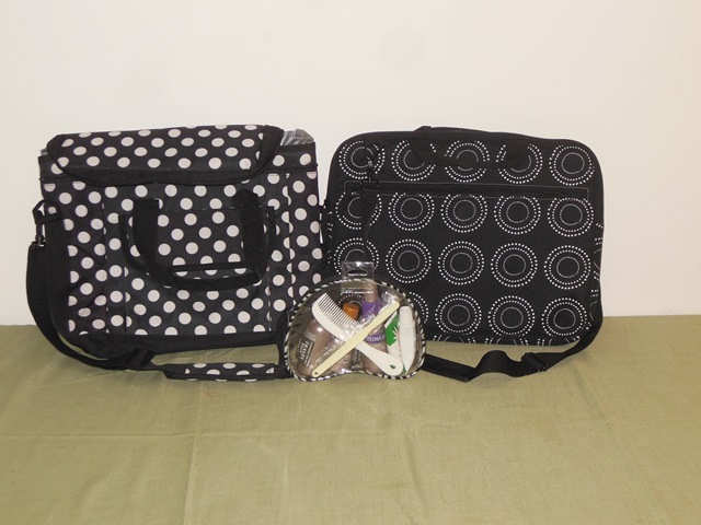 lot 282 image: Laptop, Lunch, and Toiletries Bags