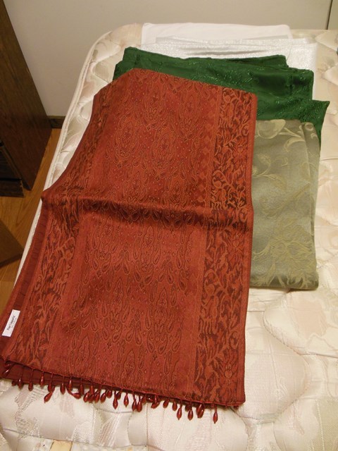lot 310 image: Pier One Runner and Table Cloths