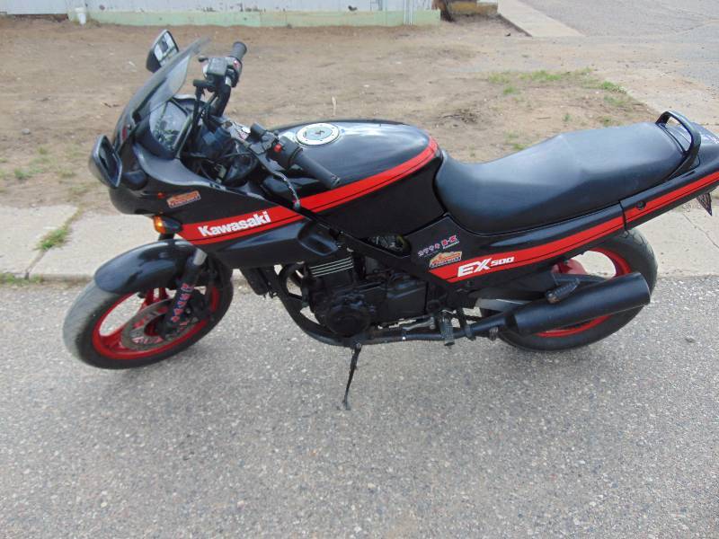 lot 3 image: 1989 Kawasaki EX 500