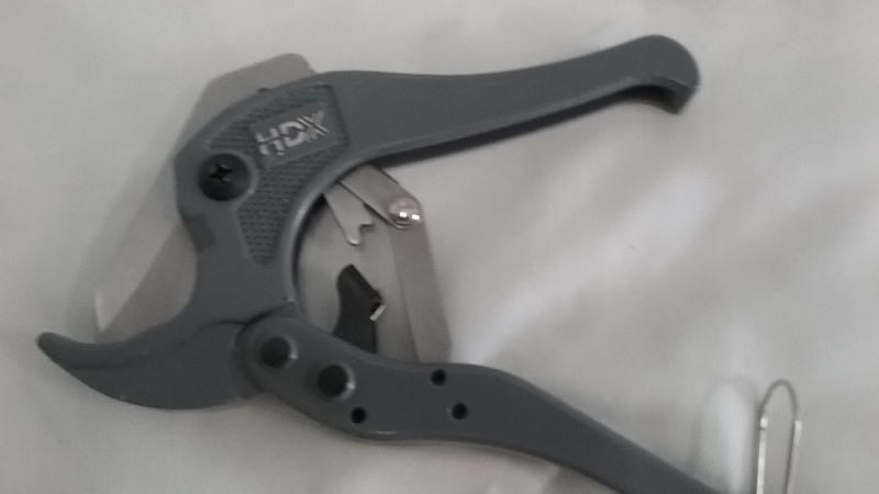 lot 28 image: HDX Pipe Cutters