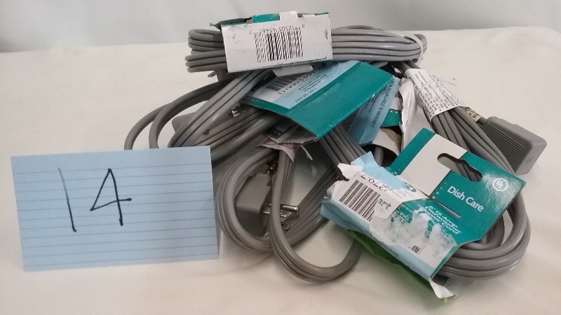 lot 14 image: 3 Units, 15 Amp Power Cords