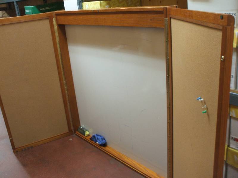 WALL MOUNT PRESENTATION BOARD
