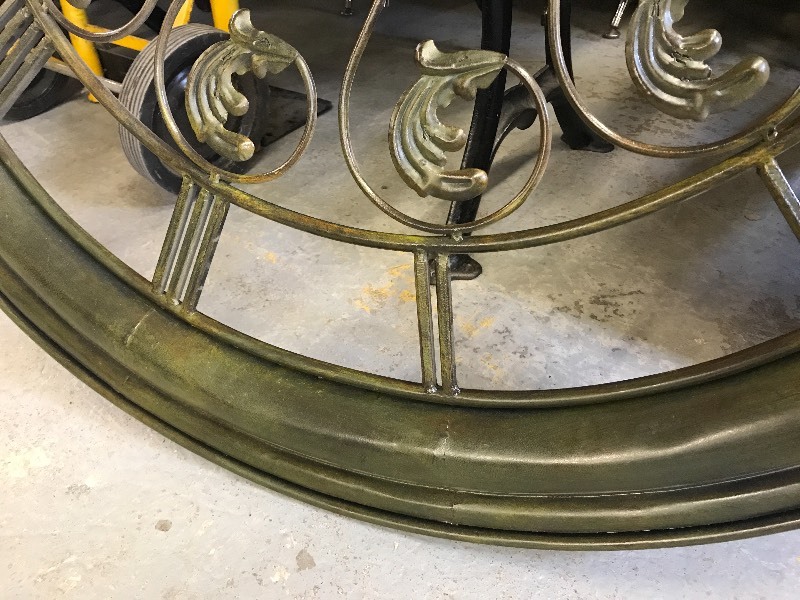 lot 211 image: WALL CLOCK