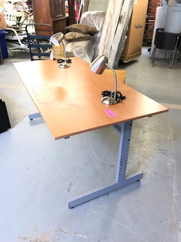lot 213 image: WORK DESK AND DESK LAMPS