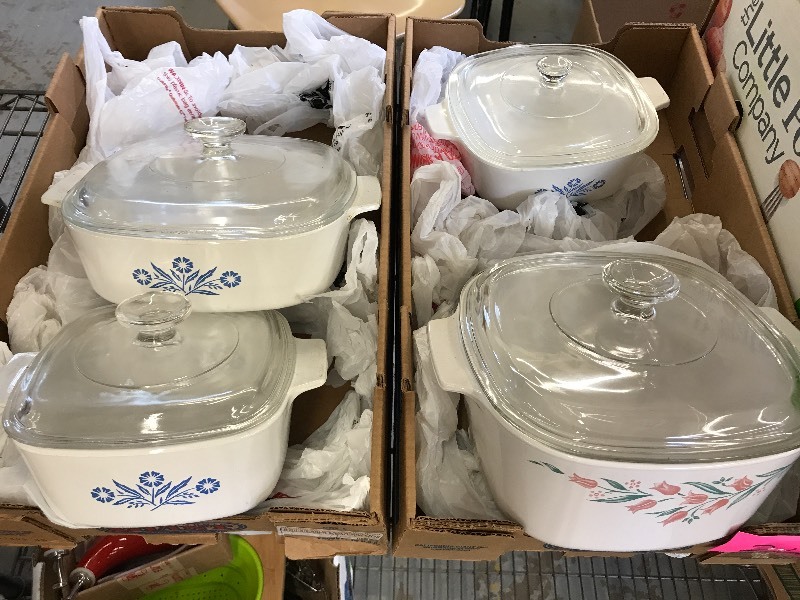 lot 261 image: CORNINGWARE CASSEROLES