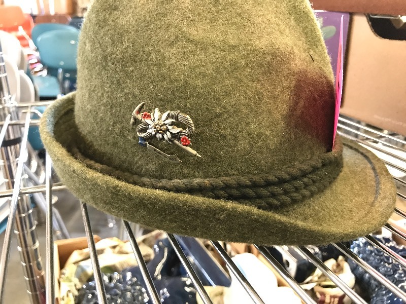 lot 267 image: GERMAN BAVARIAN HIKING HAT