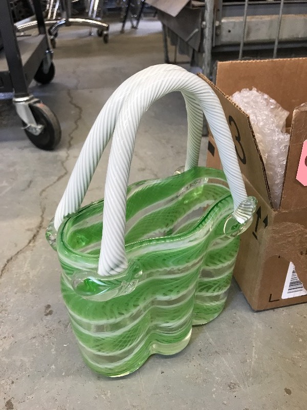 lot 275 image: ART GLASS BASKET