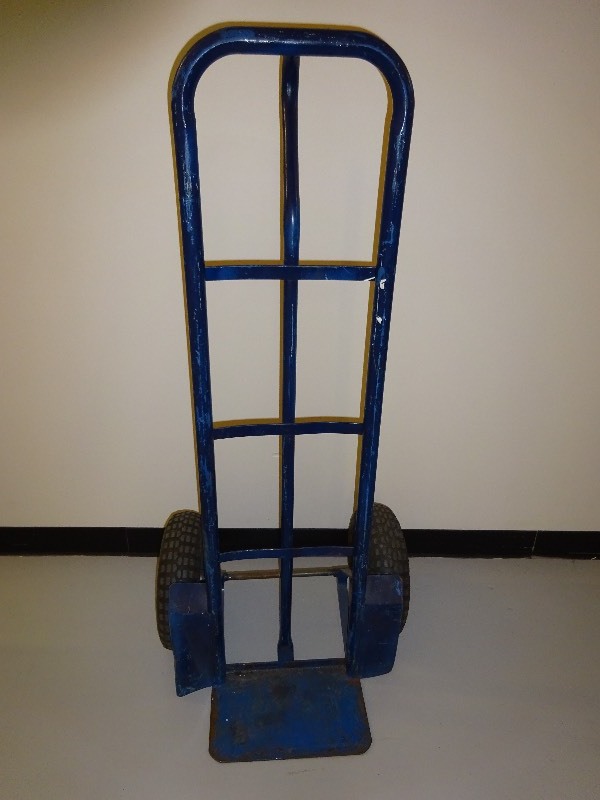 lot 6 image: 2 Wheeler Dolly
