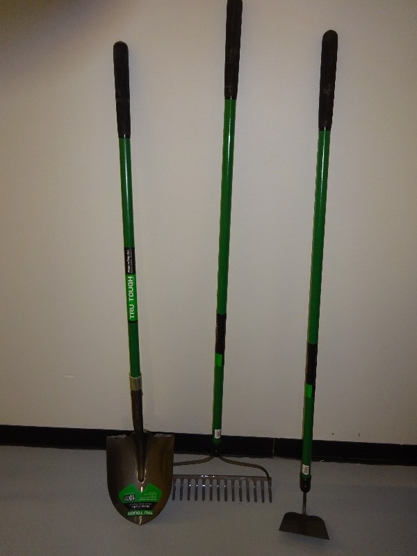 lot 9 image: Tru Tough Garden Tools
