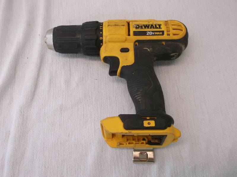 lot 24 image: DeWalt