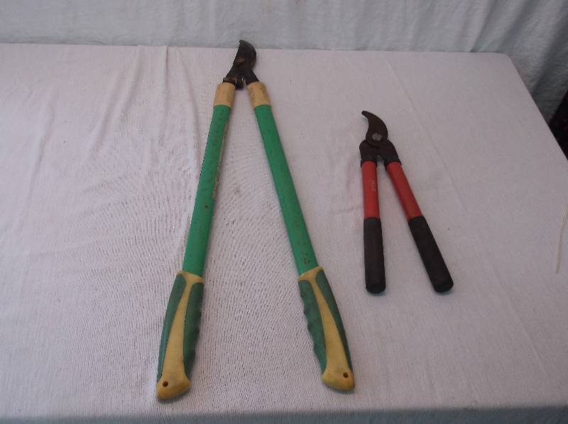 lot 29 image: Pruning Shears