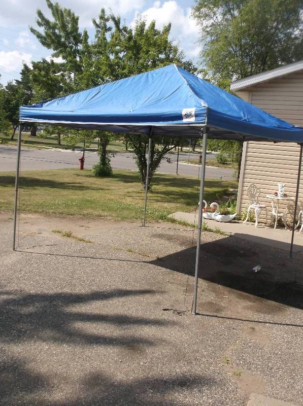 lot 77 image: E-Zup Tent