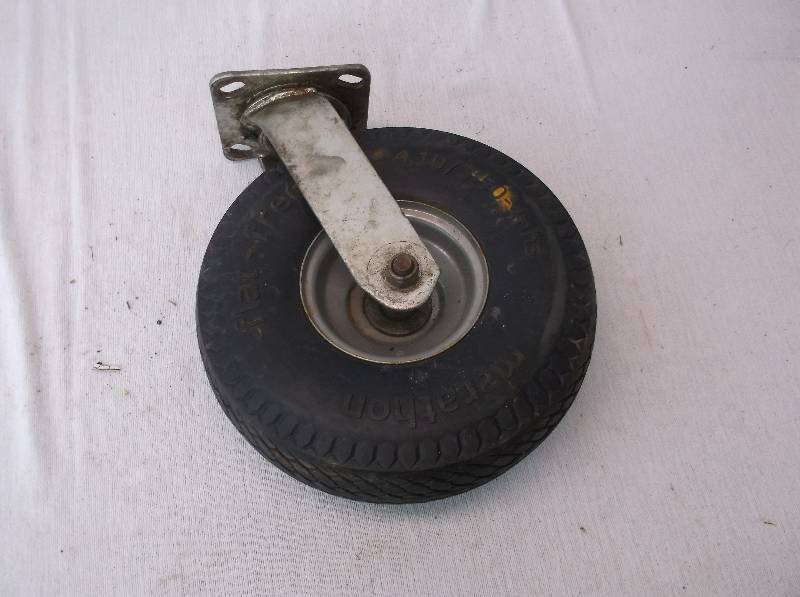 lot 100 image: Wheel