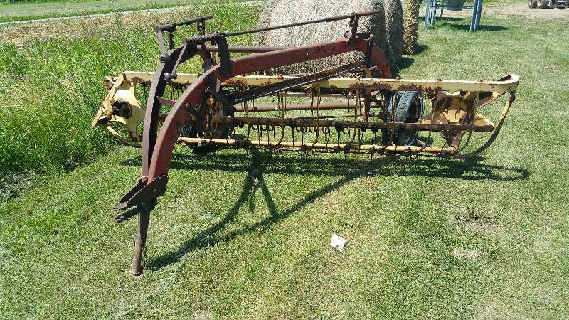 lot 10 image: New Holland 56 Hay Rake