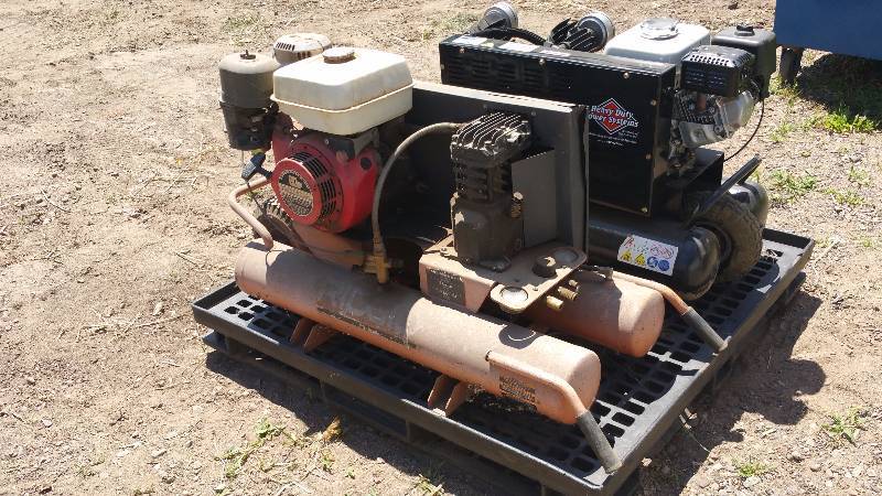 lot 12 image: RIGID Brand Honda GX240 8 HP Air Compressor