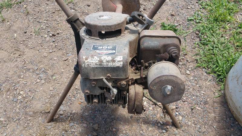 lot 13 image: Briggs & Stratton Two Man Post Hole Digger  Auger